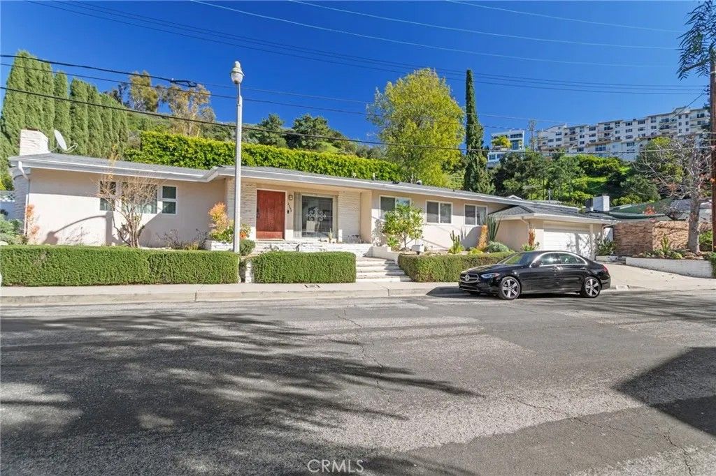 Photo of 2390 Nalin Drive, Los Angeles, CA 90077 (MLS # SR26007157)