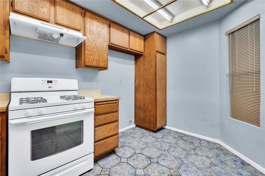 955 E 3rd 202