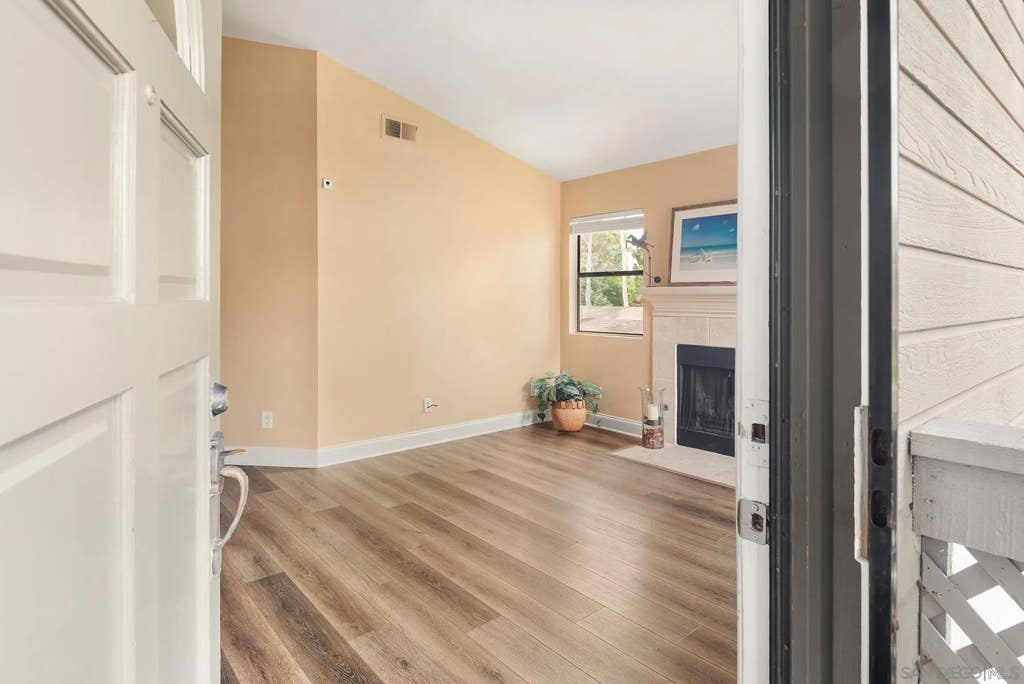 Photo of 1953 Wellington Ln #4, Vista, CA 92081 (MLS # 260019968)