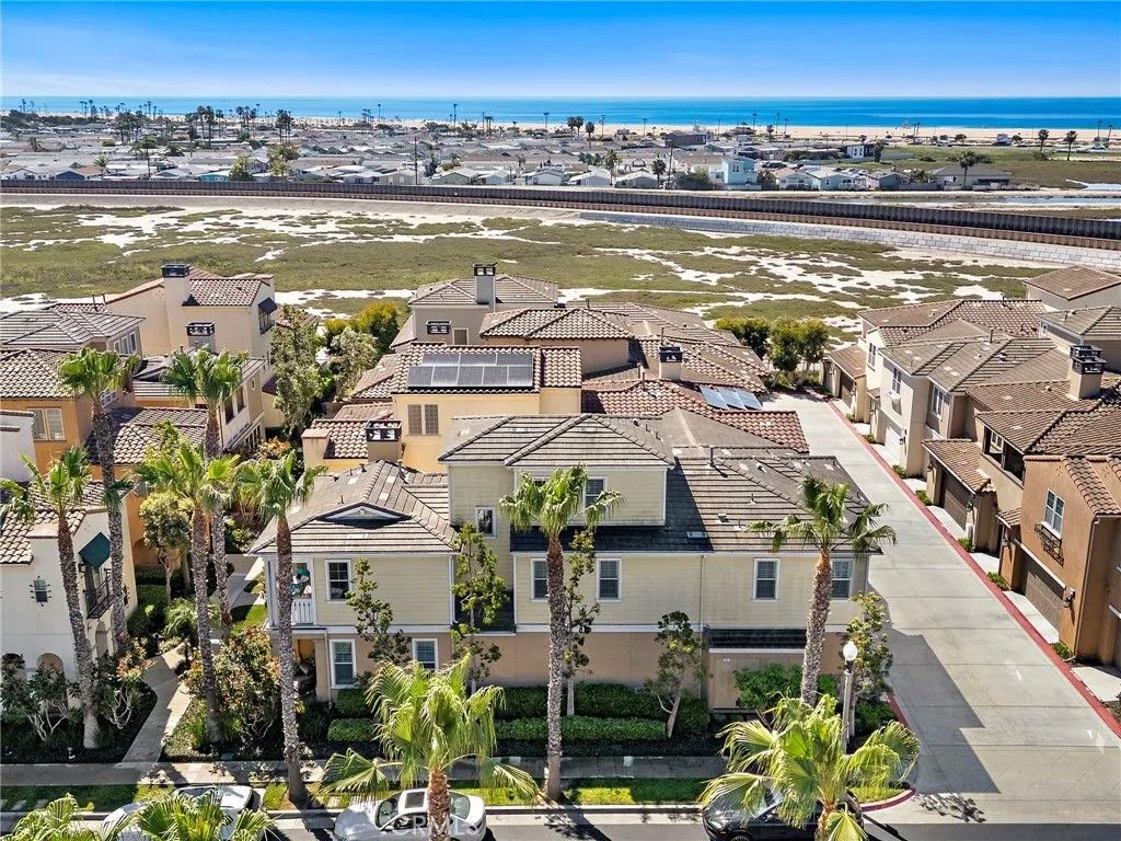 Photo of 8238 Noelle Dr, Huntington Beach, CA 92646 (MLS # OC26068787)