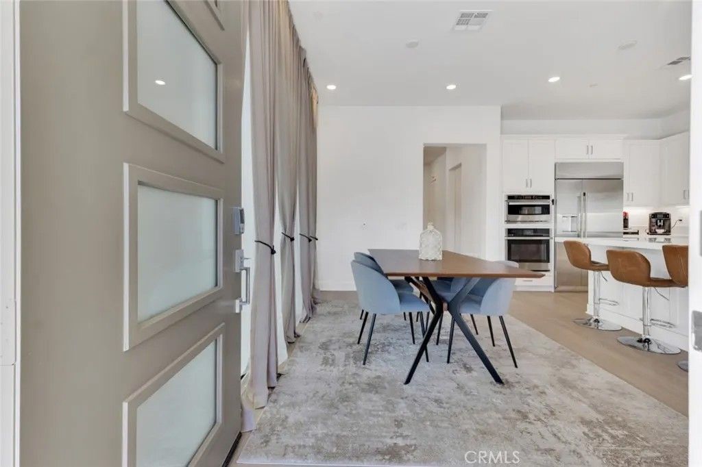 Photo of 26712 Afton Lane, Valencia, CA 91381 (MLS # SR25278368)