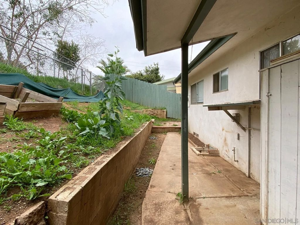 Photo of 939 E 7th Ave, Escondido, CA 92025 (MLS # 260005749)