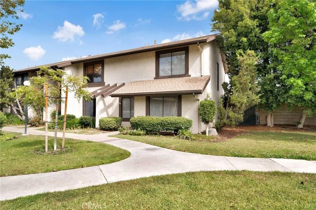 Photo of 18946 E Berrytree Ln, Orange, CA 92869 (MLS # OC26093600)