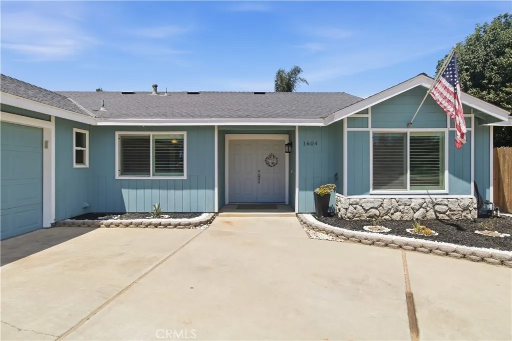1604 Acacia Court