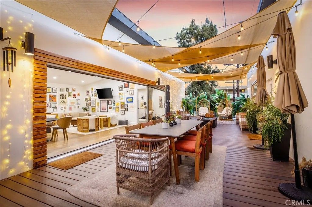 Photo of 11645 Woodbridge Street, Studio City, CA 91604 (MLS # SR26070255)