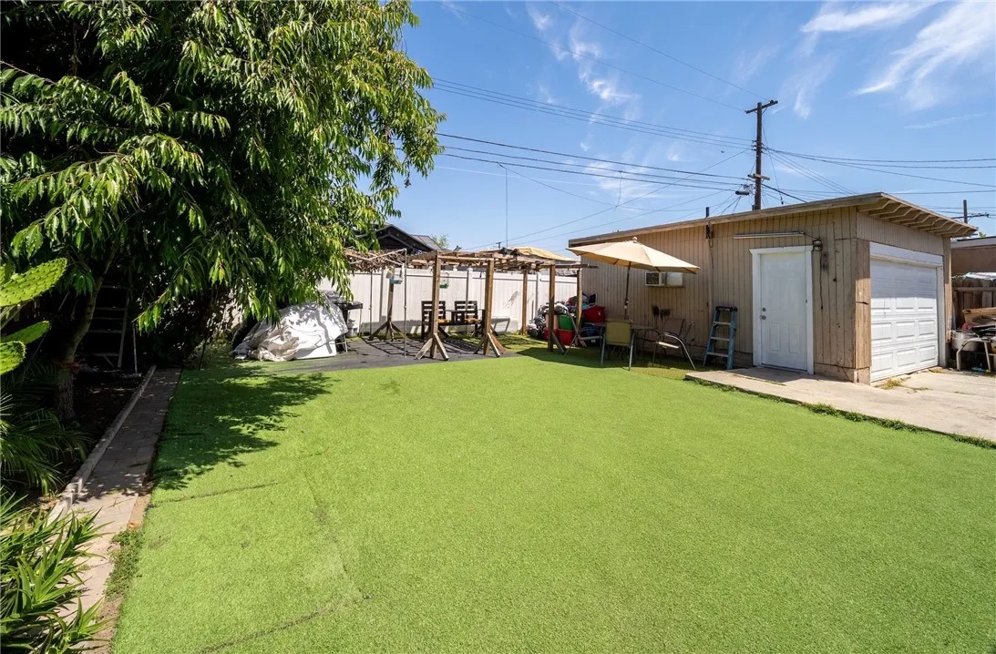 409 W Cedar