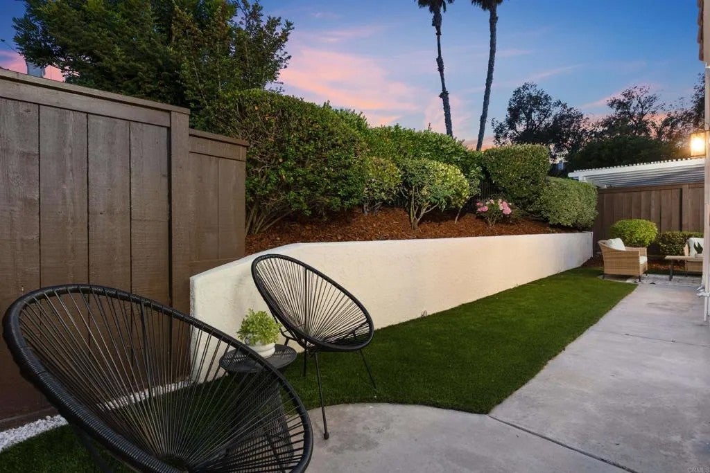 12117 Putting Green Row