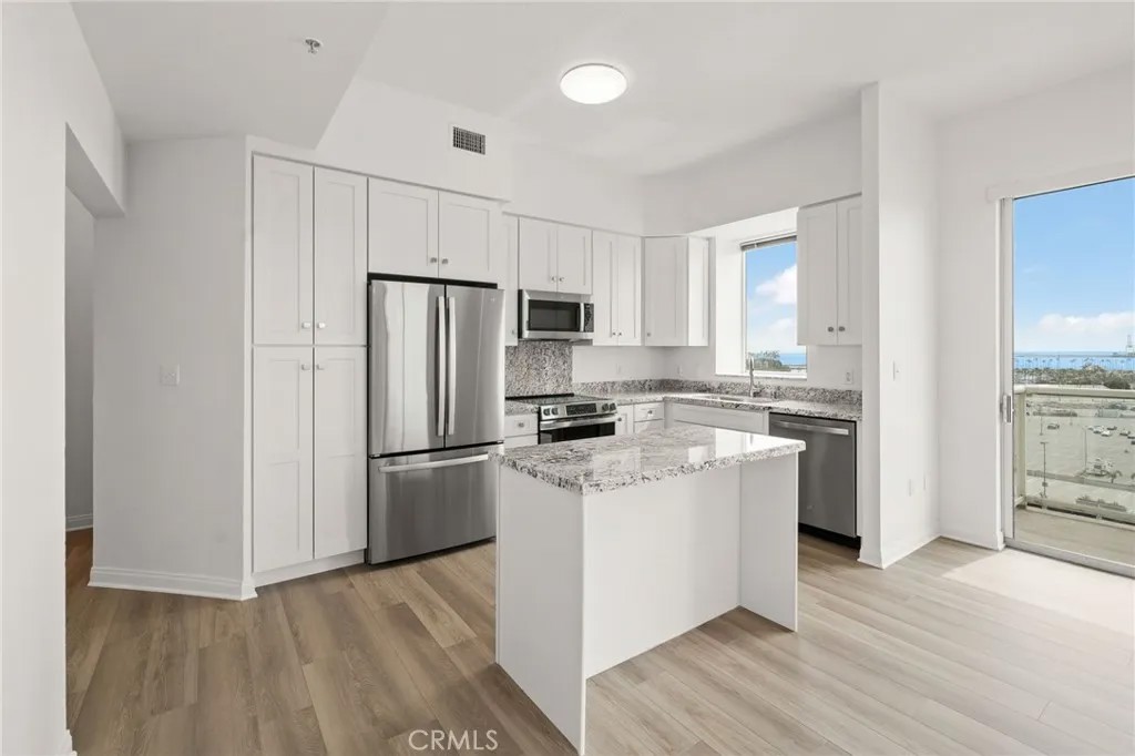 488 E Ocean Boulevard 717