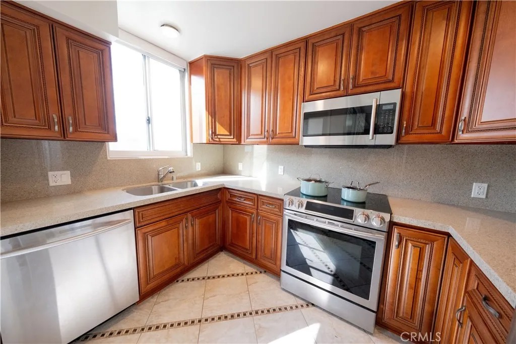 10751 Wilshire Boulevard 1405