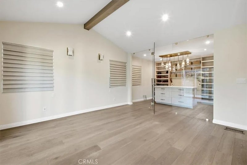 1004 N Everett