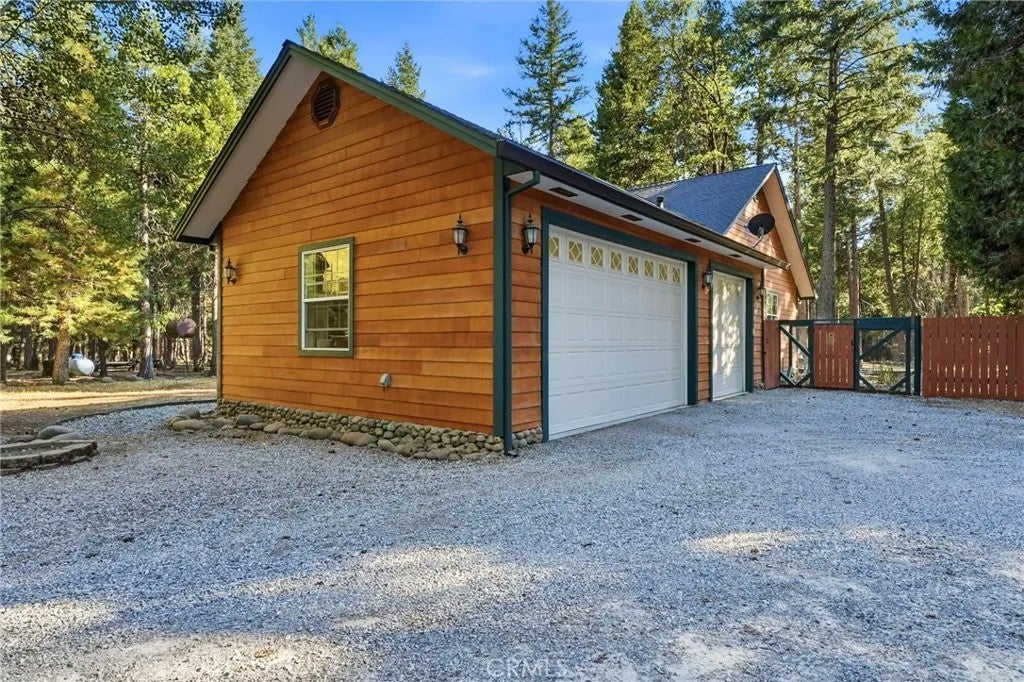 34643 Emigrant Trail