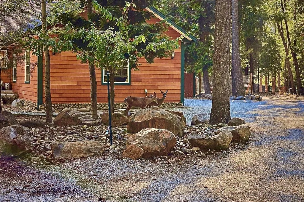 34643 Emigrant Trail
