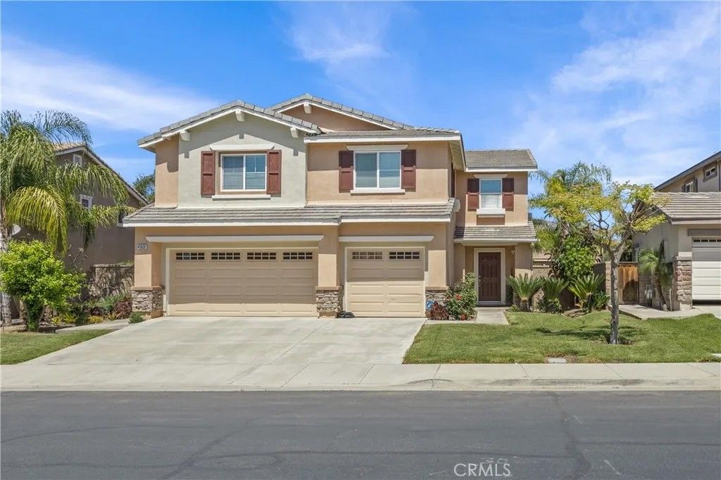 Photo of 45020 Sonia Dr, Lake Elsinore, CA 92532 (MLS # OC26079711)