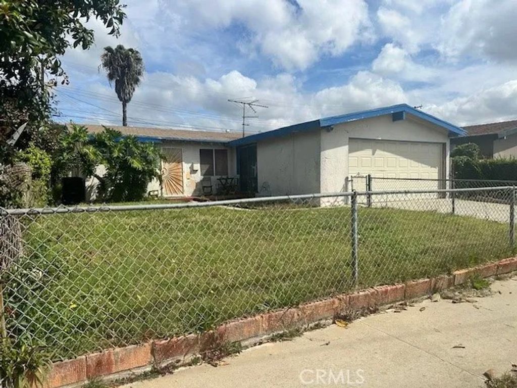 Photo of 417 E 140th St, Los Angeles, CA 90061 (MLS # IG26084527)