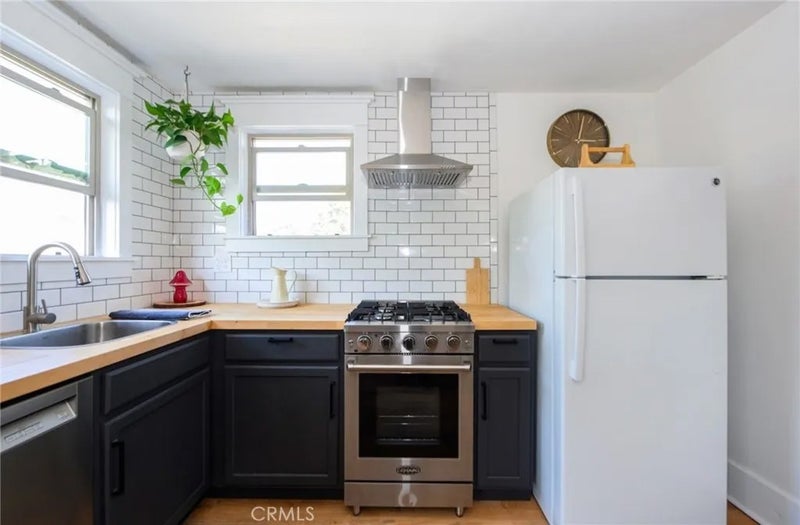 451 W 10th