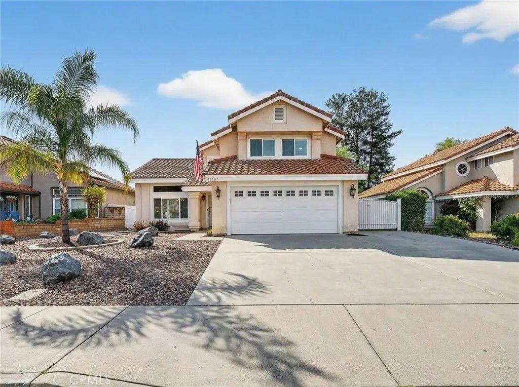 Photo of 36142 Castellane Dr, Murrieta, CA 92562 (MLS # SW26035675)