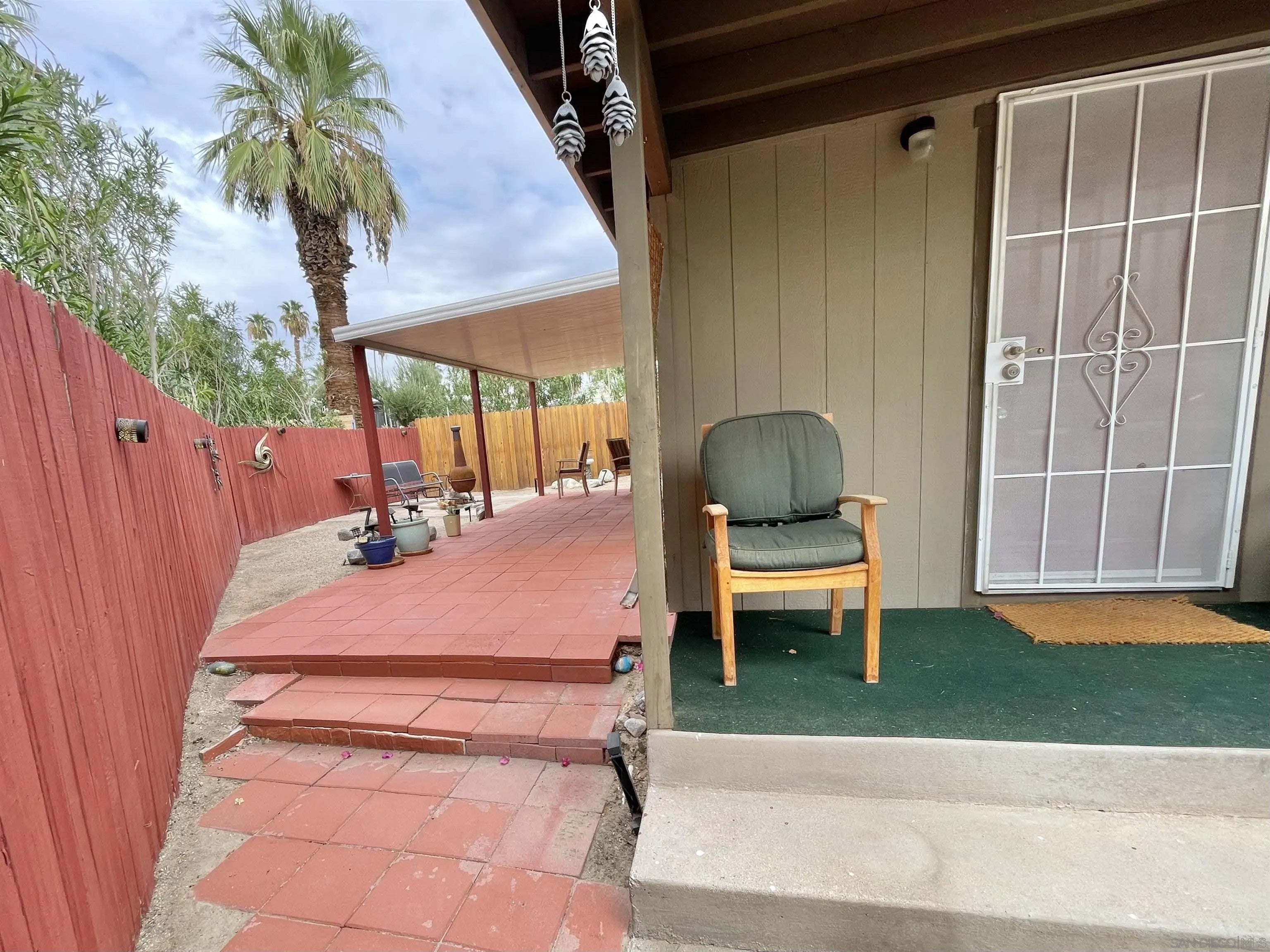 1010 Palm Canyon Dr 92