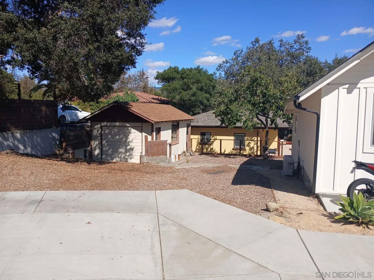 644 Mountain View St