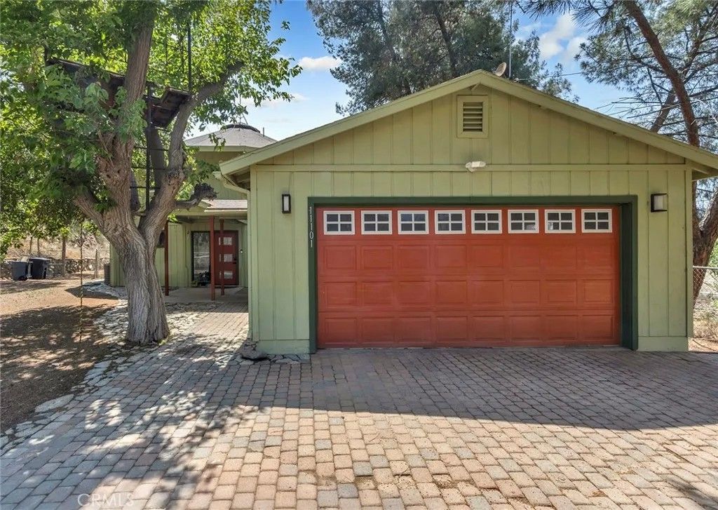 Photo of 11101 Spanish Hills Dr, Corona, CA 92883 (MLS # OC26060909)