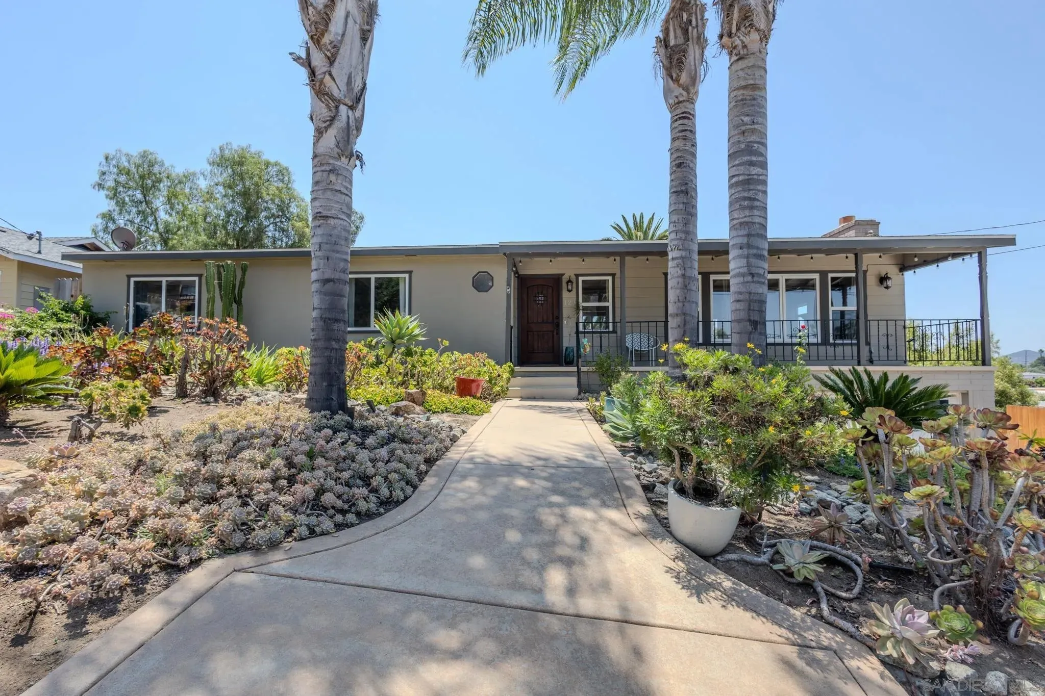 Escondido, California 92025, United States, 4 Bedrooms Bedrooms, ,2 BathroomsBathrooms,Residential,Active,165189