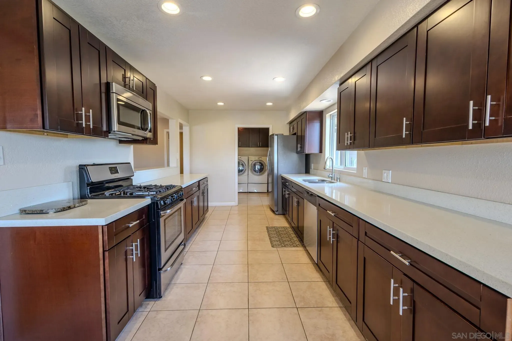 Escondido, California 92025, United States, 4 Bedrooms Bedrooms, ,2 BathroomsBathrooms,Residential,Active,165189