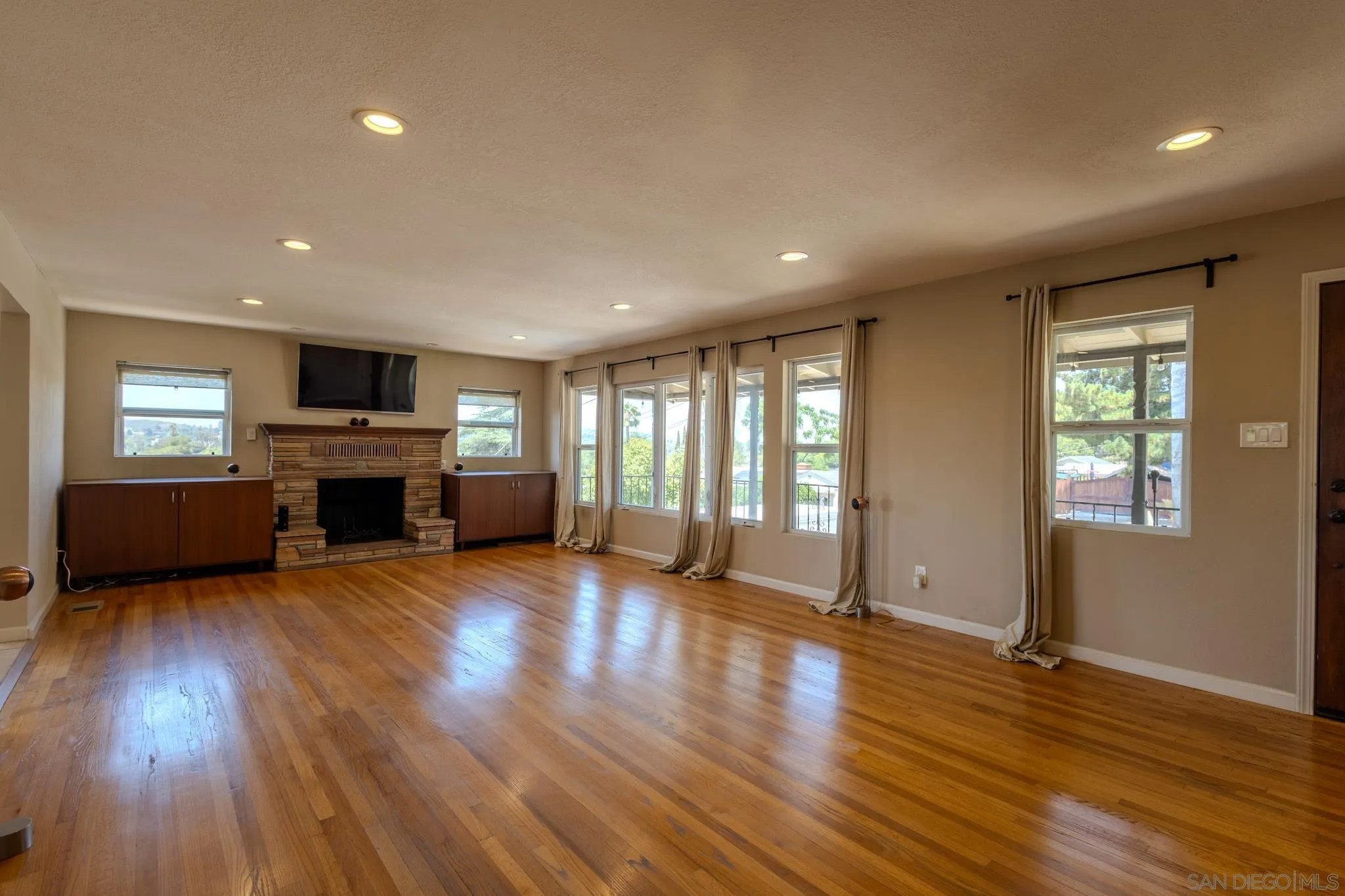 123 E 11th Ave.