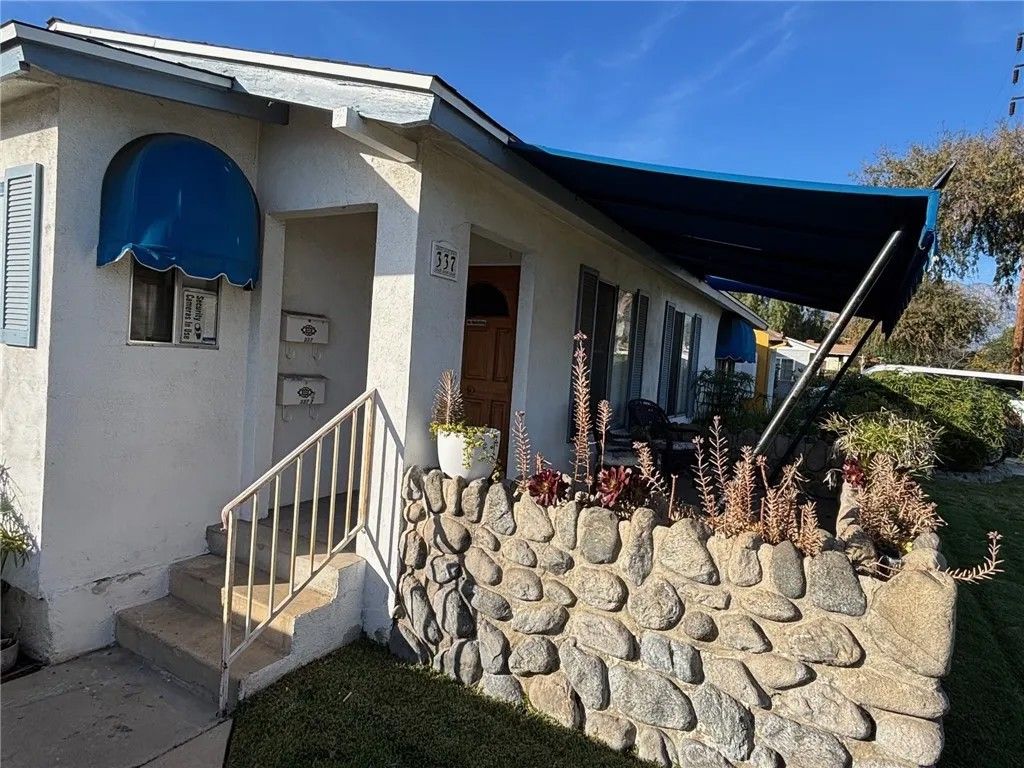 Photo of 337 S 1st Ave, Upland, CA 91786 (MLS # CV26026365)