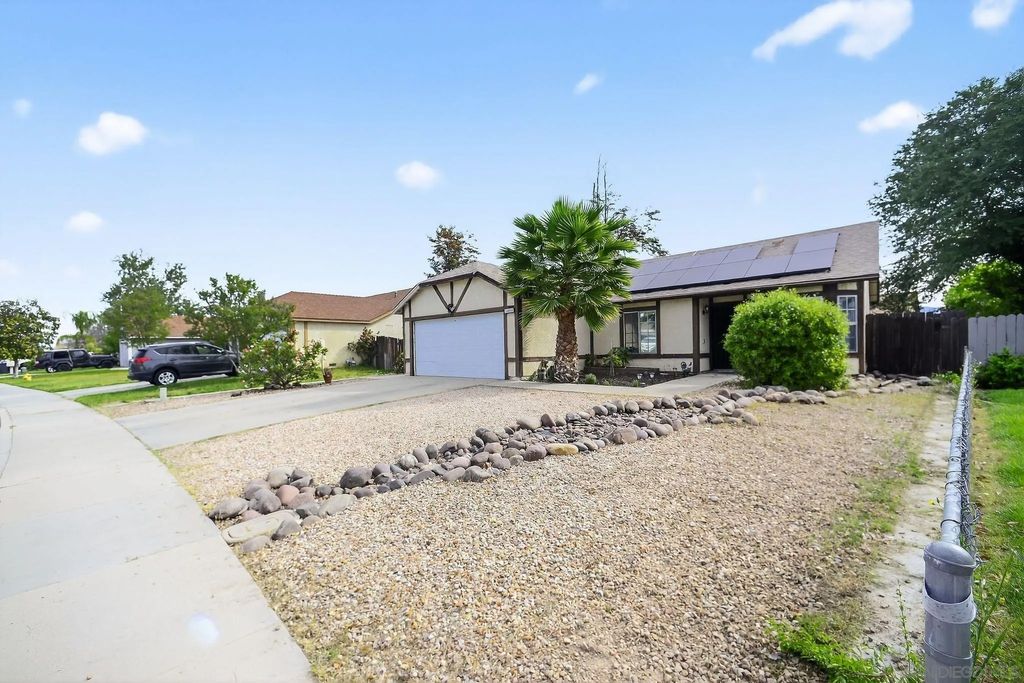 Photo of 1072 Violet Street, Hemet, CA 92545 (MLS # 260007498)