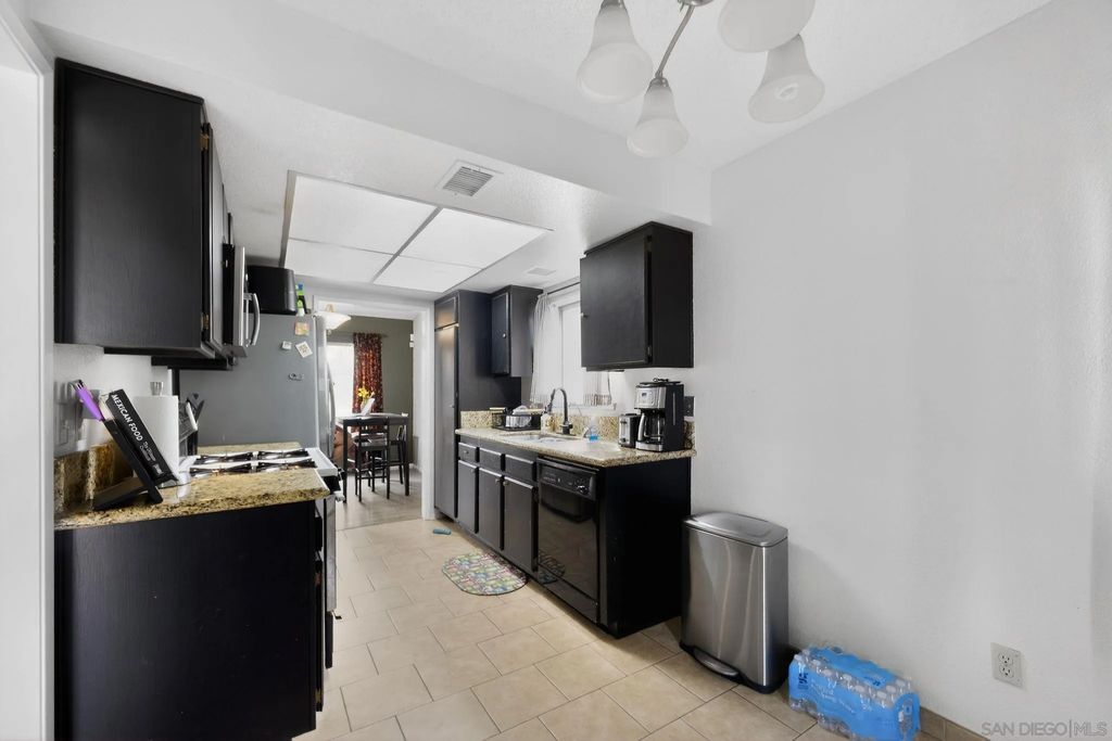 Photo of 1072 Violet Street, Hemet, CA 92545 (MLS # 260007498)