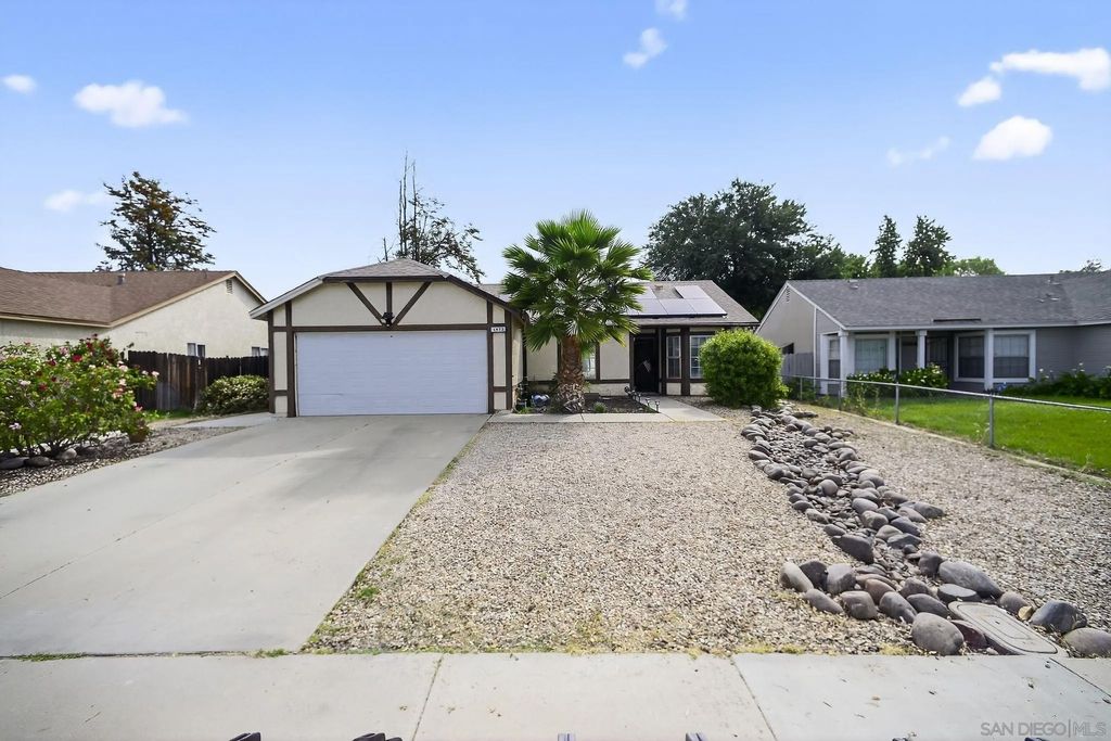 Photo of 1072 Violet Street, Hemet, CA 92545 (MLS # 260007498)
