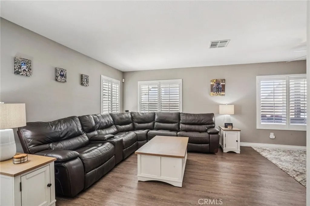 1519 Bluejay Way