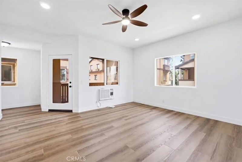 521 N Lark Ellen D
