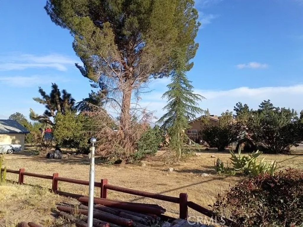 Photo of 9327 9th AVE, Hesperia, CA 92345 (MLS # PW26098434)