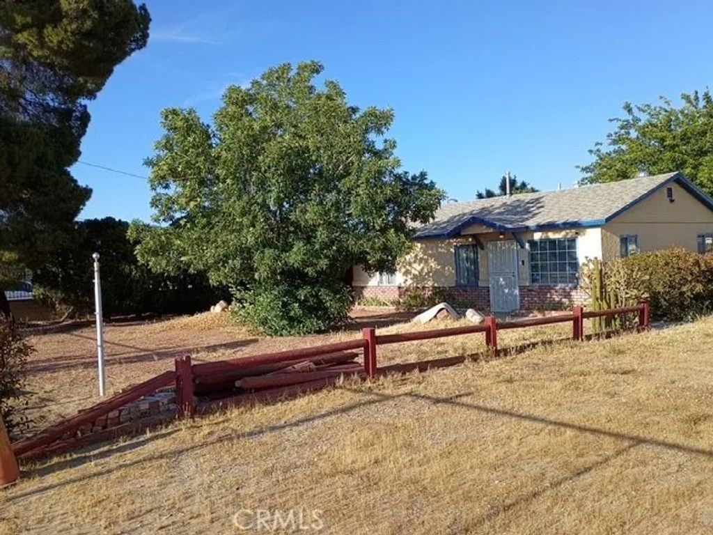 Photo of 9327 9th AVE, Hesperia, CA 92345 (MLS # PW26098434)