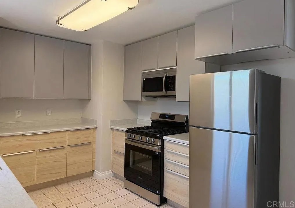 52121 Avenida Velasco
