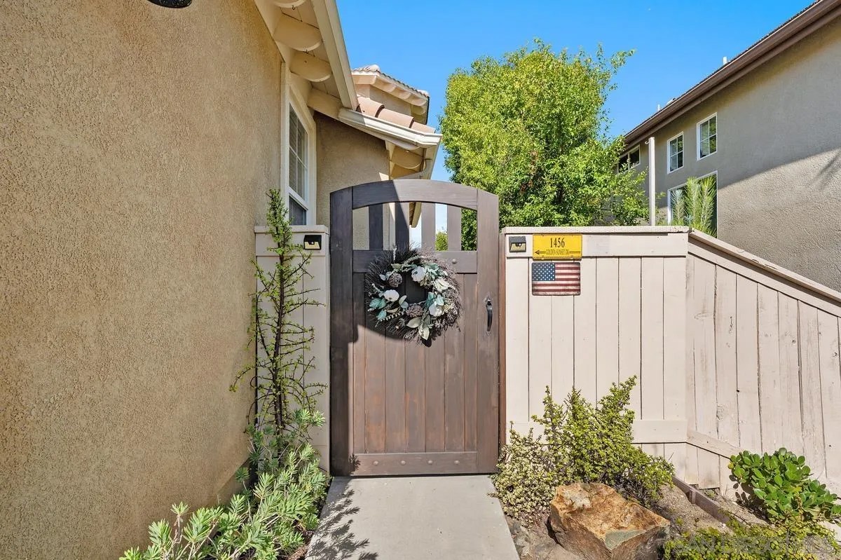 1456 Golden Sunset Dr.