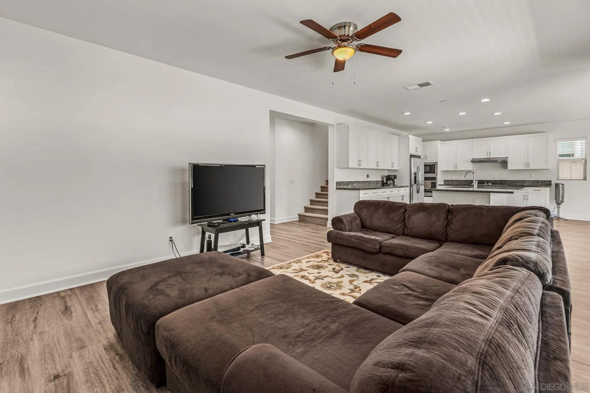 1138 Camino Levante