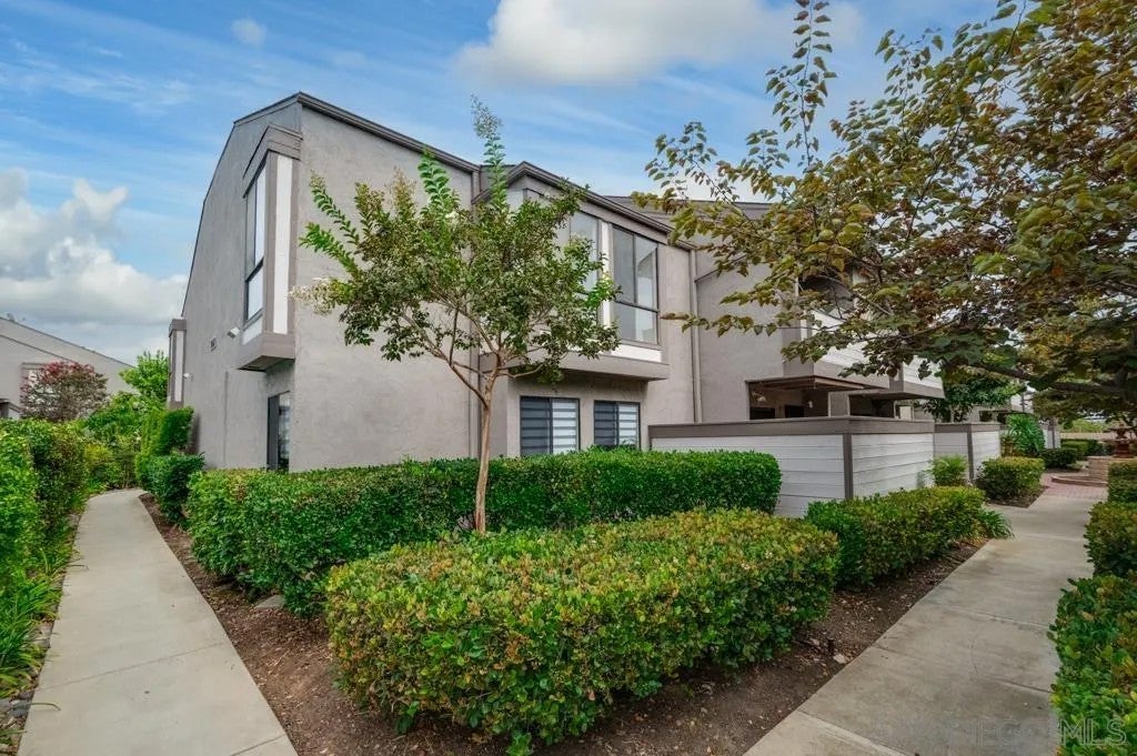 9209 Village Glen Dr 243