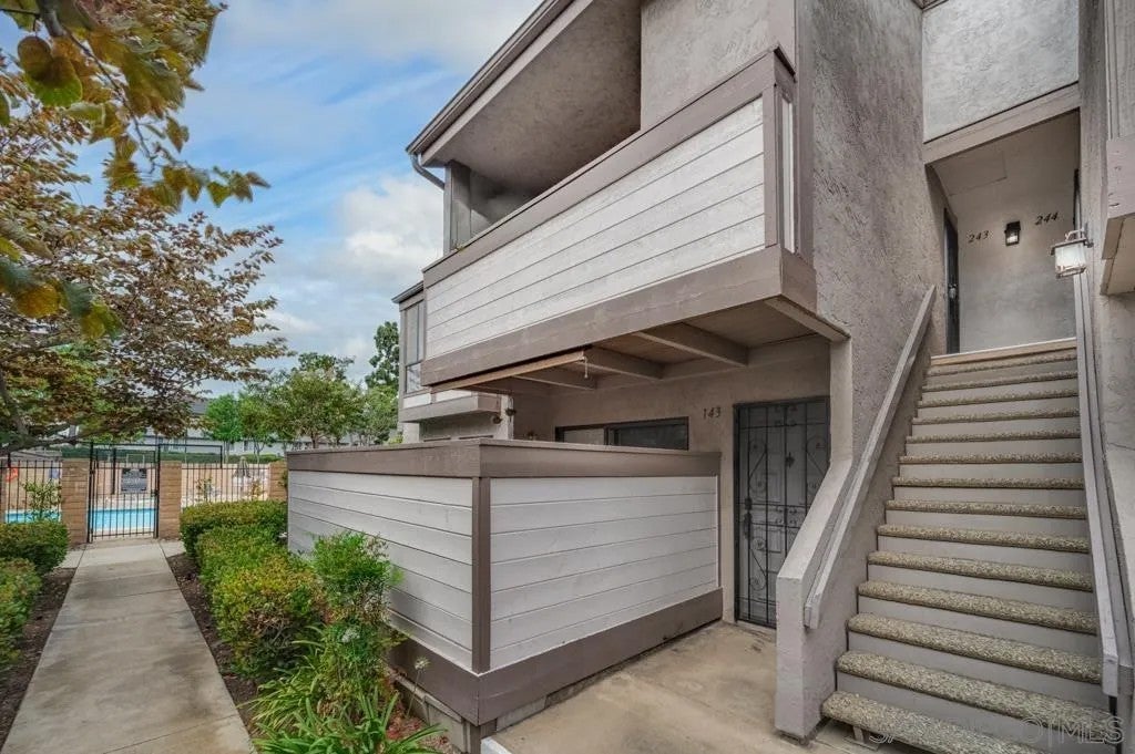9209 Village Glen Dr 243