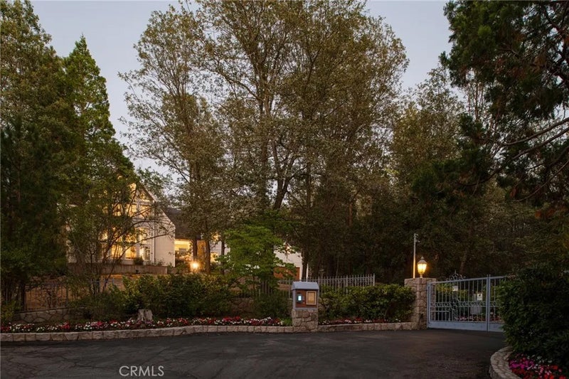 869 Shelter Cove