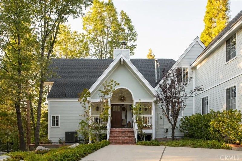 869 Shelter Cove