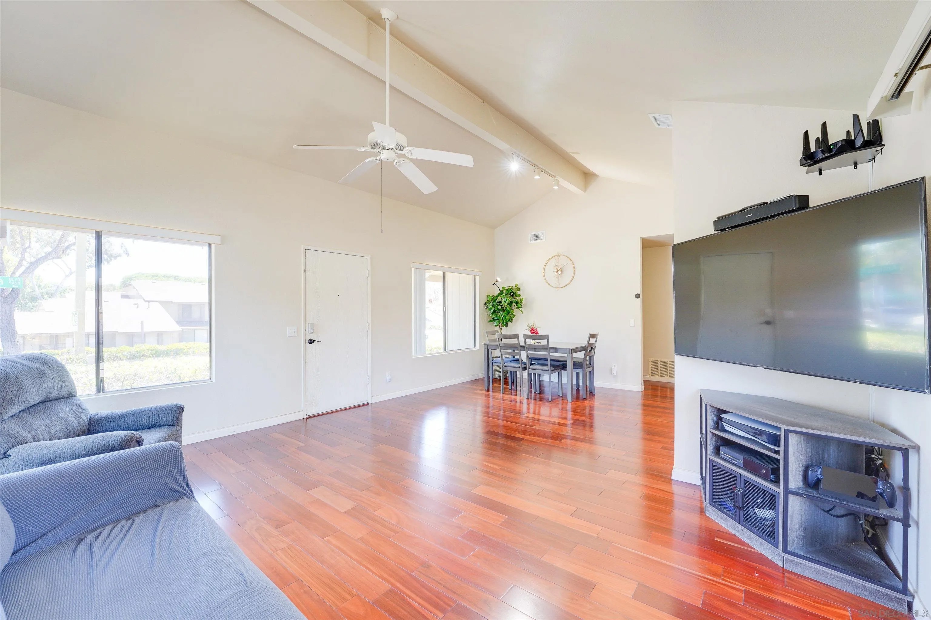 5449 Escarchosa Lane