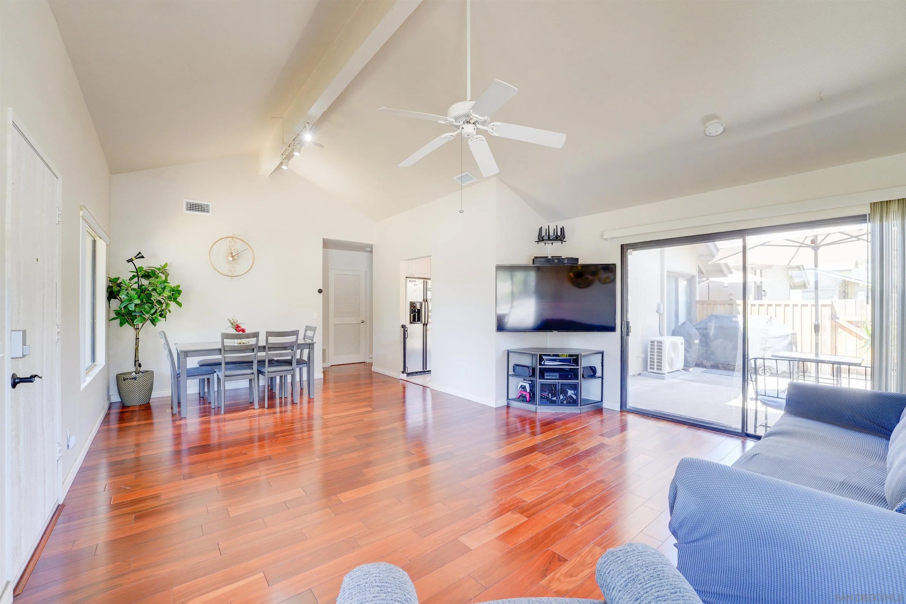 5449 Escarchosa Lane