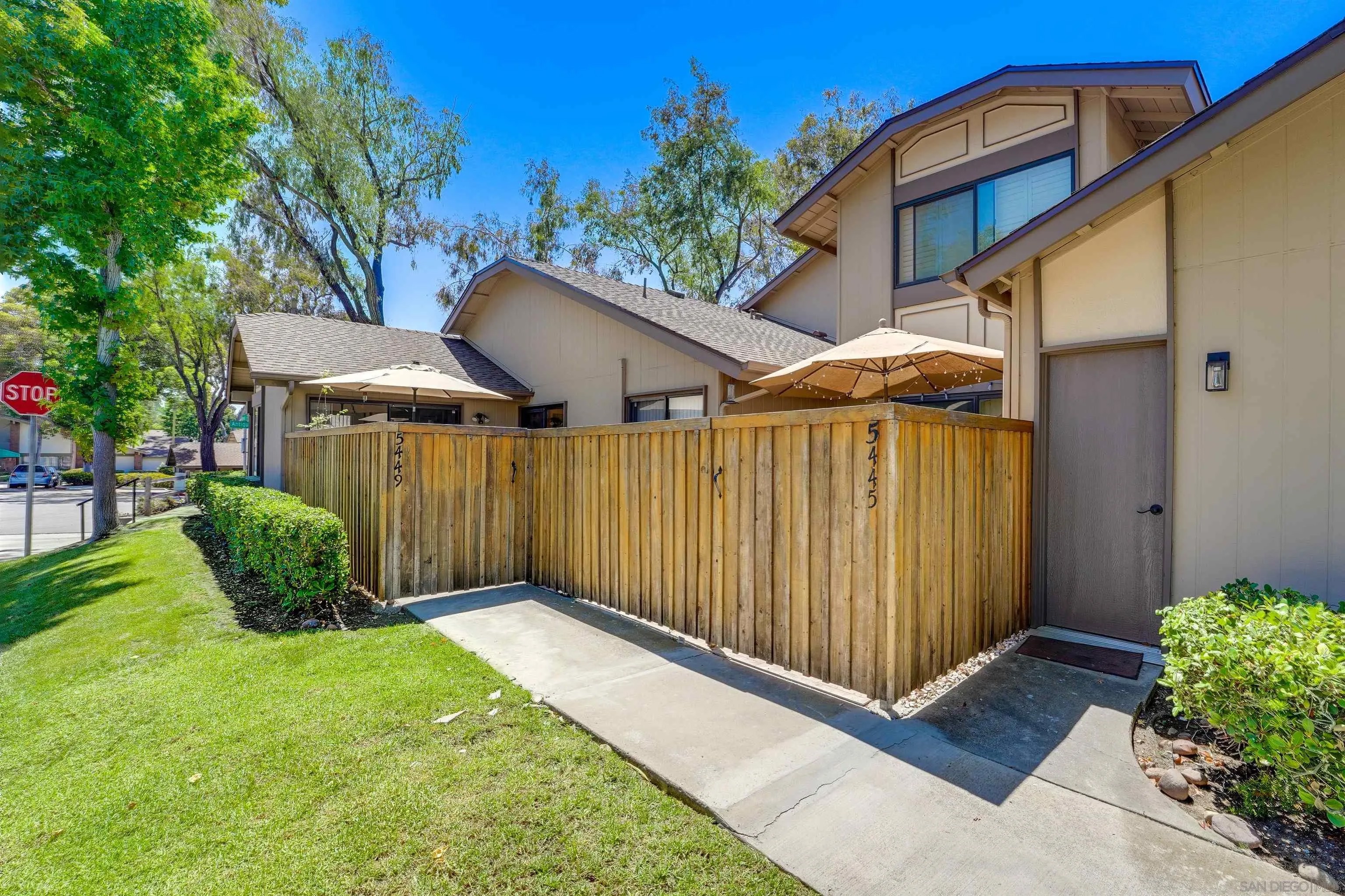 5449 Escarchosa Lane