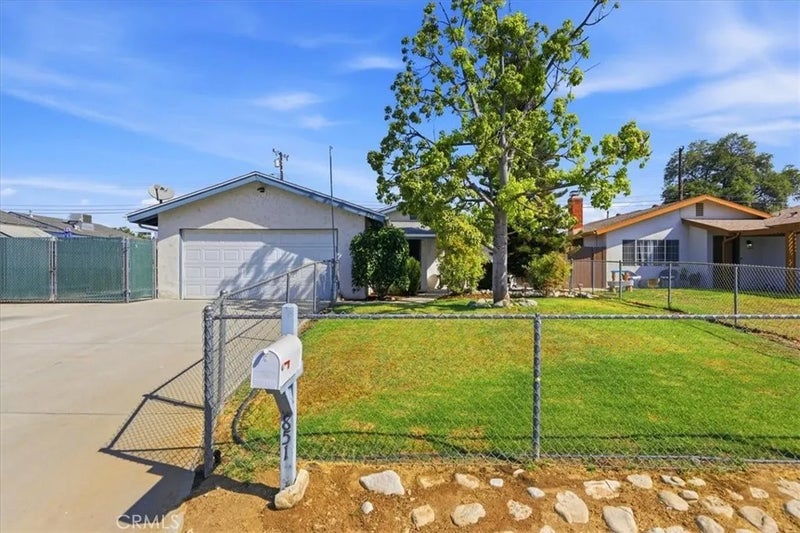 851 Garden Grove