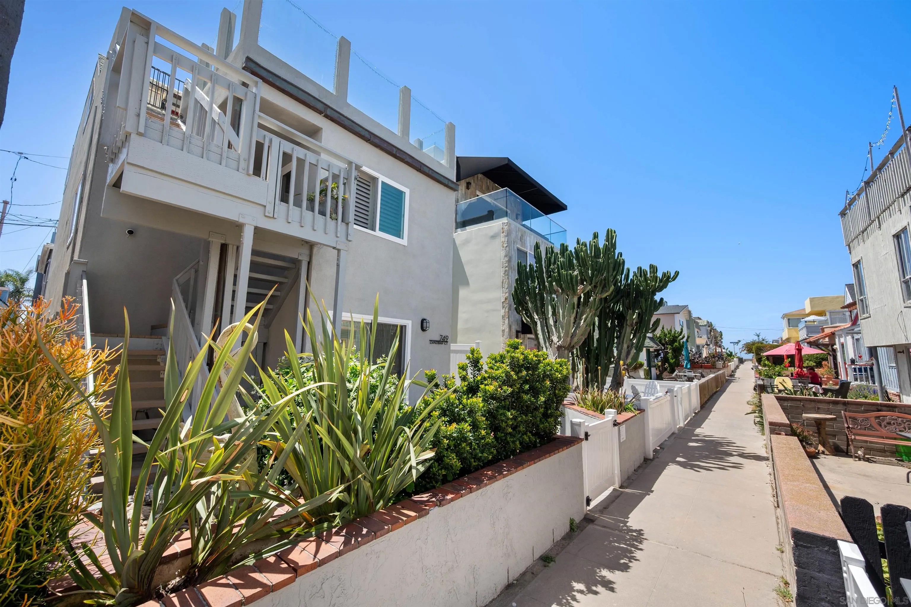 749 Zanzibar Ct