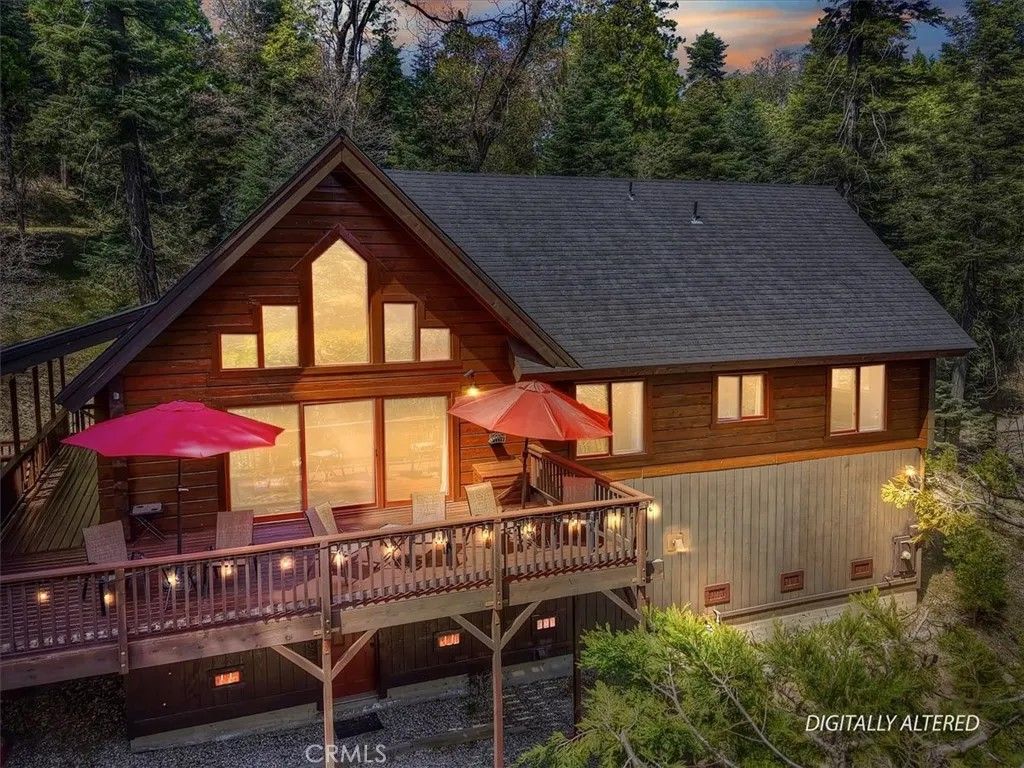 Photo of 116 E, Lake Arrowhead, CA 92352 (MLS # IG26075545)