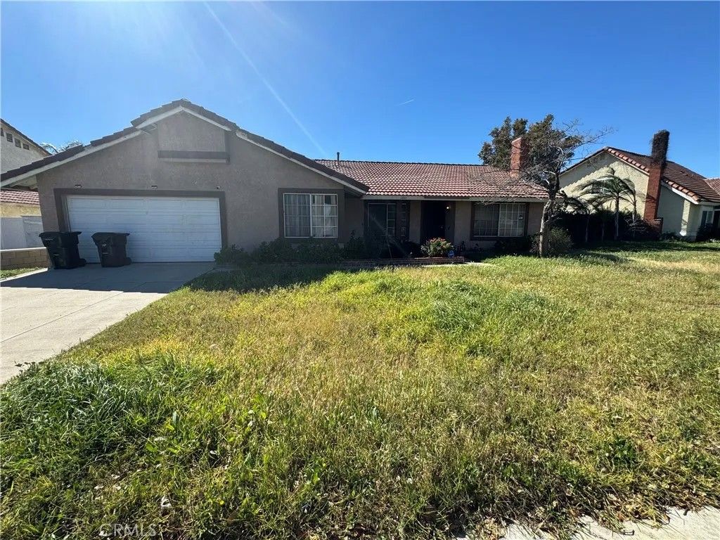 Photo of 1041 Sunset Cir, Rialto, CA 92376 (MLS # IG26095571)