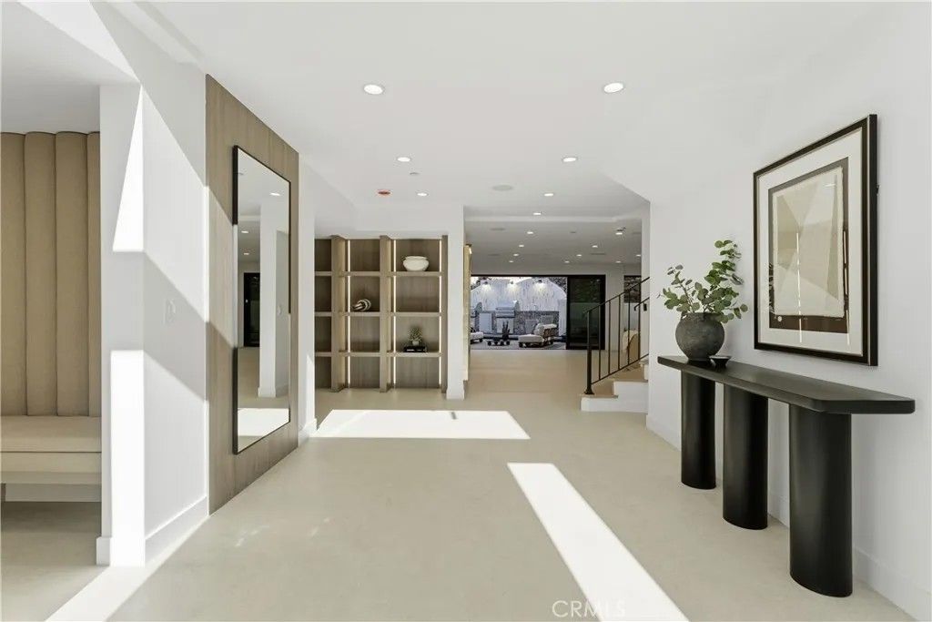 Photo of 2638 Zorada Drive, Los Angeles, CA 90046 (MLS # SR26012608)