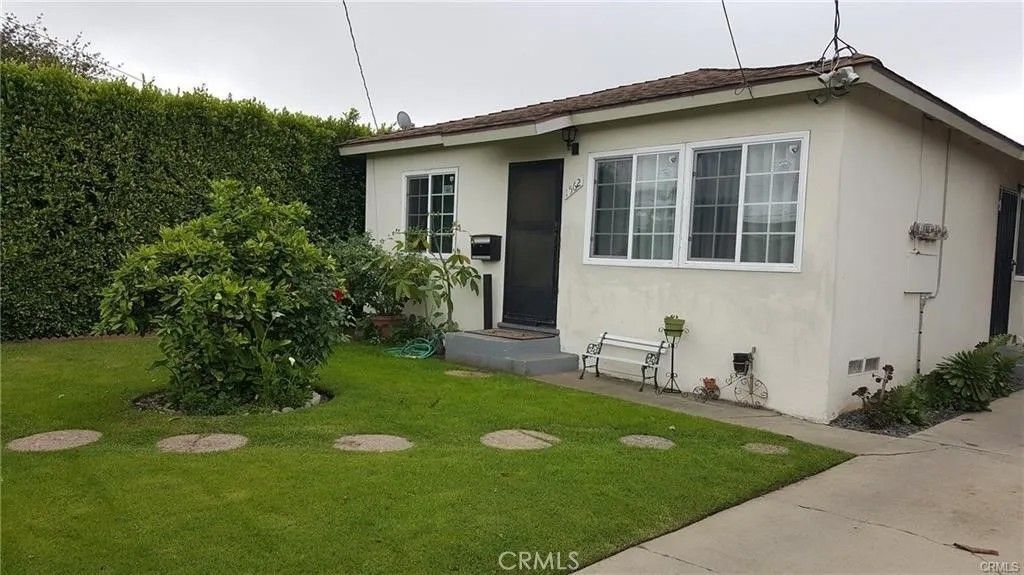 Photo of 1562 W 226th St, Torrance, CA 90501 (MLS # PV26014964)